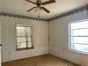 406 S Austin Street - Photo 14