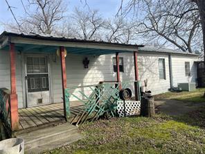 406 S Austin Street - Photo 2