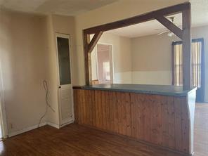 406 S Austin Street - Photo 6