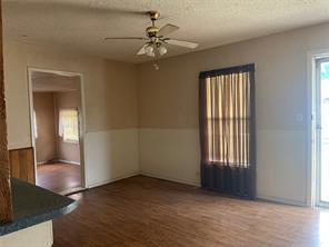 406 S Austin Street - Photo 9