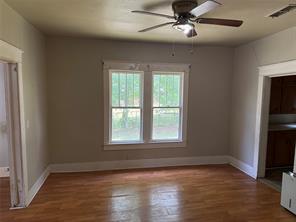 215 Bell Street - Photo 11