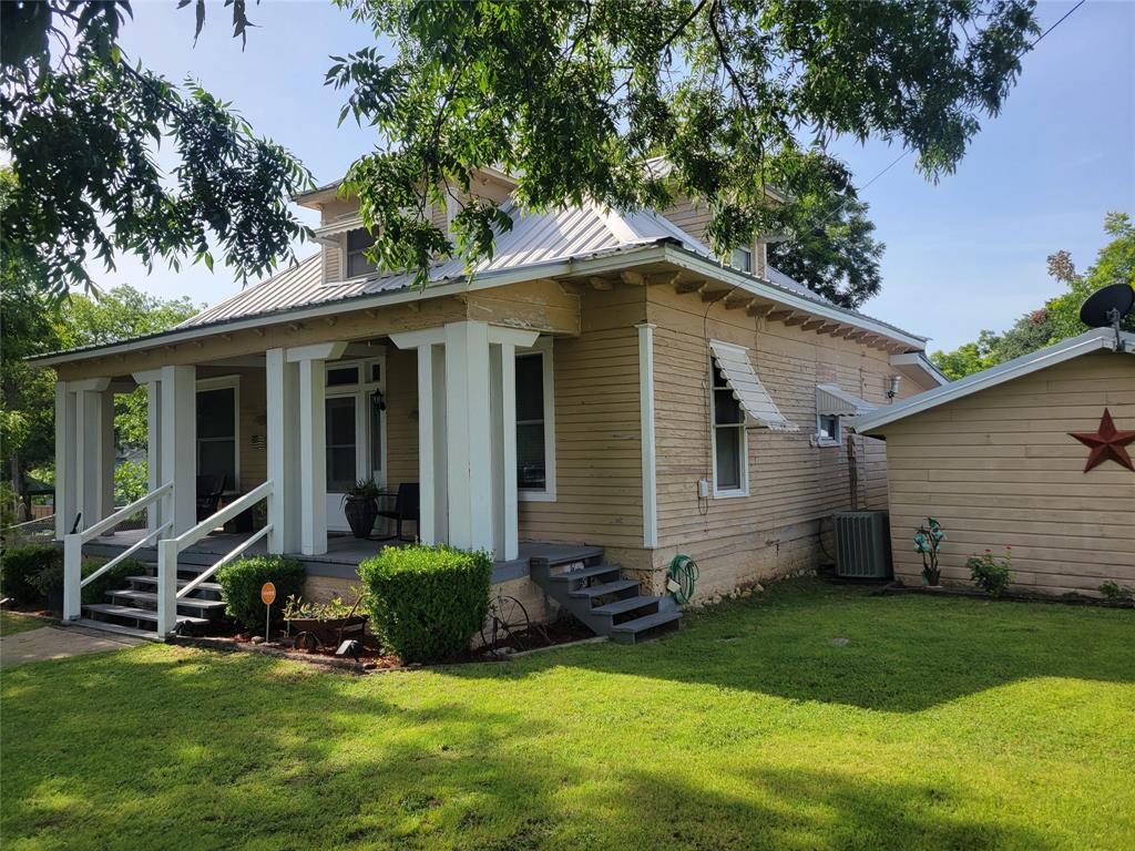706 W Wrights Avenue - Photo 1