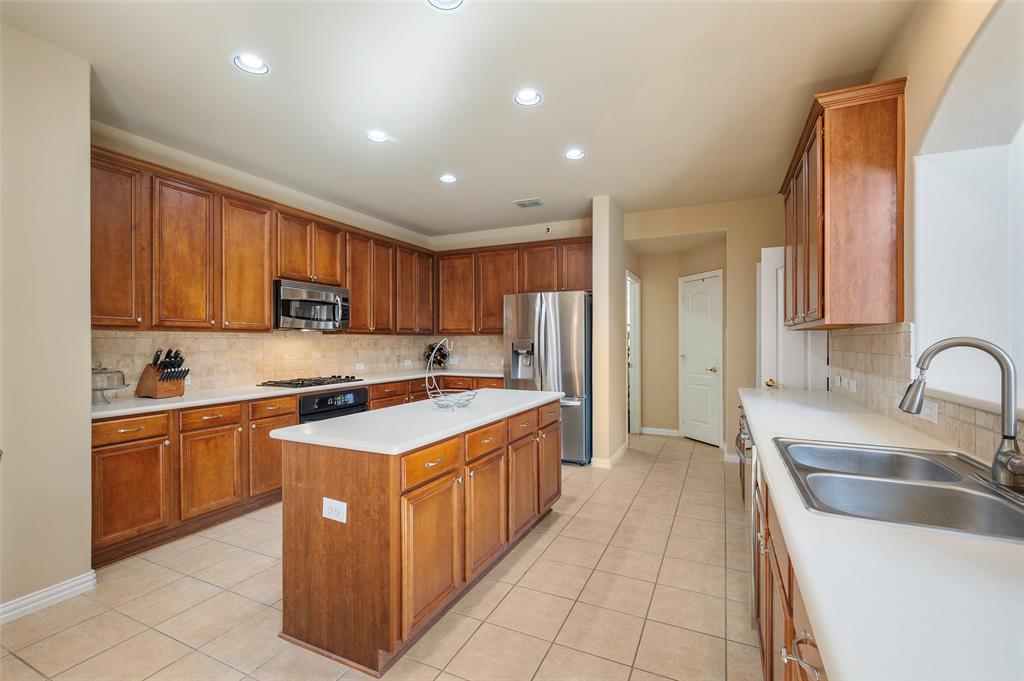 5771 Aylworth Drive - Photo 3