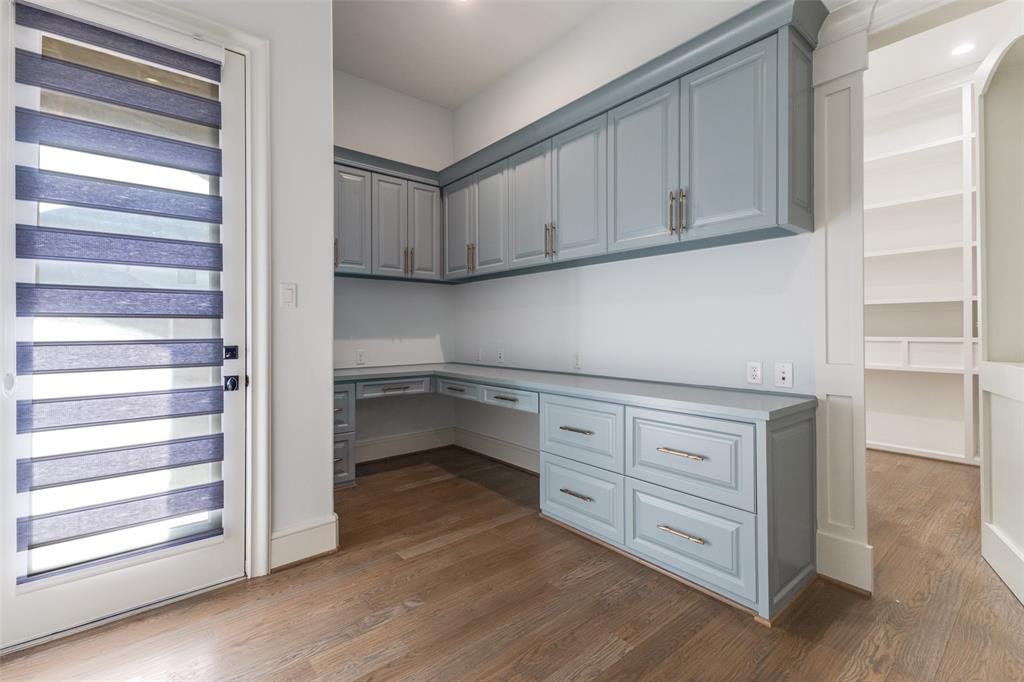 1116 Excalibur Boulevard - Photo 11