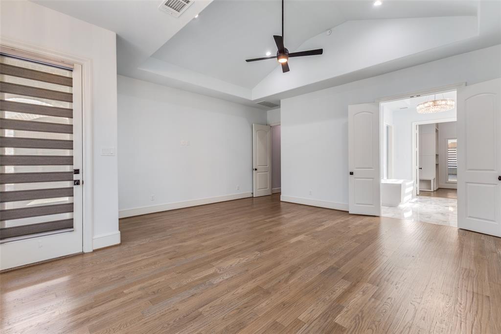 1116 Excalibur Boulevard - Photo 14