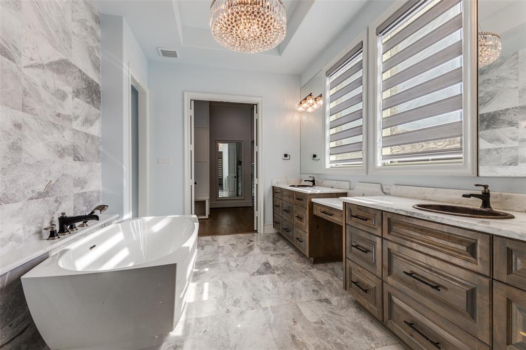 1116 Excalibur Boulevard - Photo 15