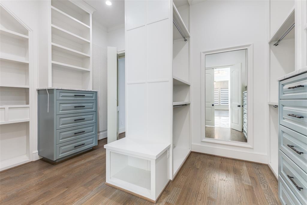 1116 Excalibur Boulevard - Photo 17