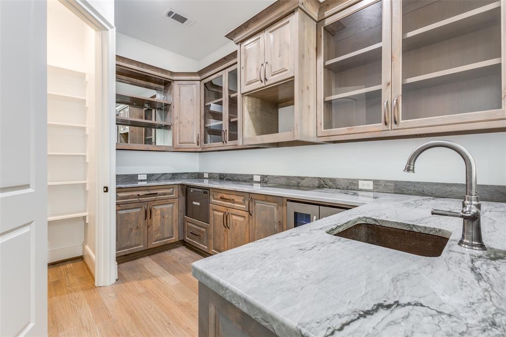 1116 Excalibur Boulevard - Photo 20