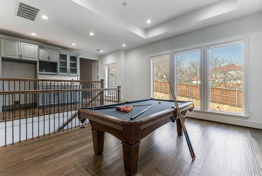 1116 Excalibur Boulevard - Photo 32