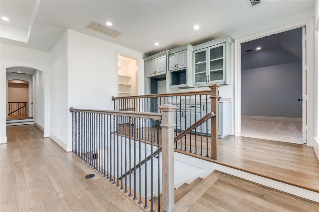 1116 Excalibur Boulevard - Photo 33