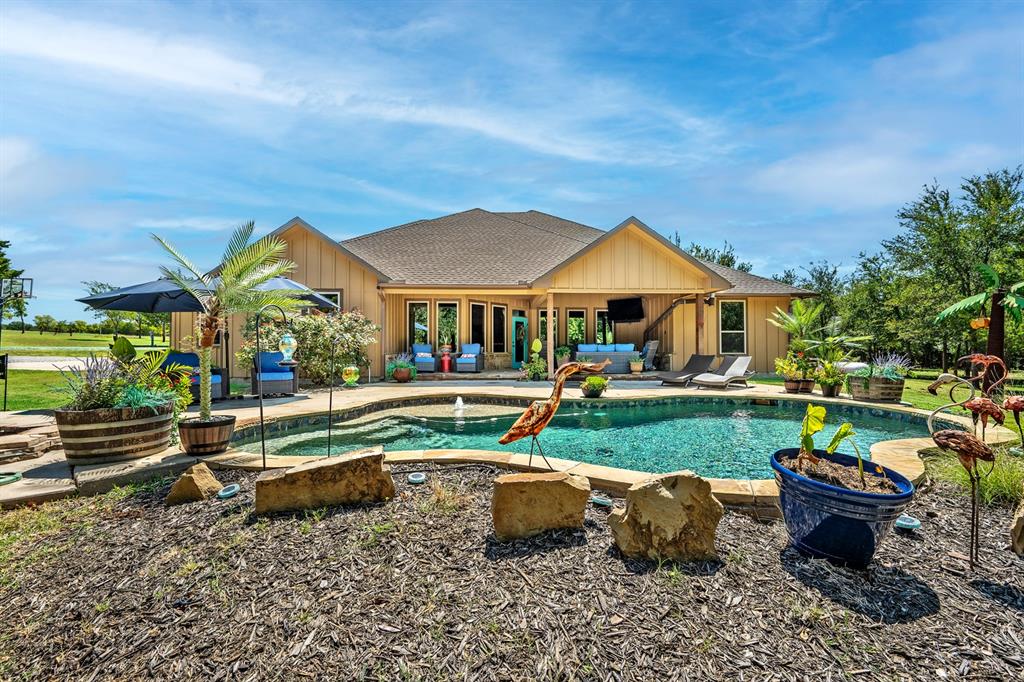 1011 Red Road - Photo 1