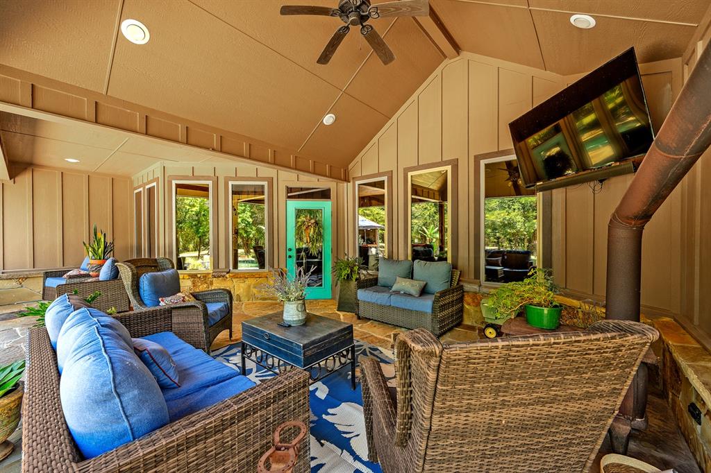 1011 Red Road - Photo 26