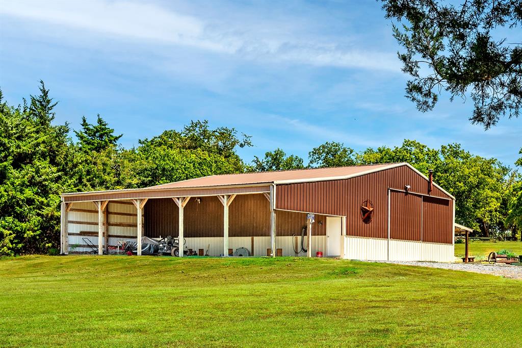 1011 Red Road - Photo 31