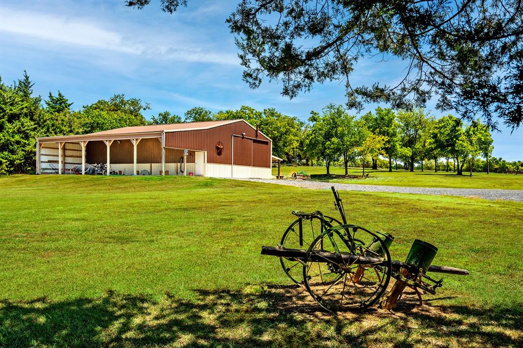 1011 Red Road - Photo 32
