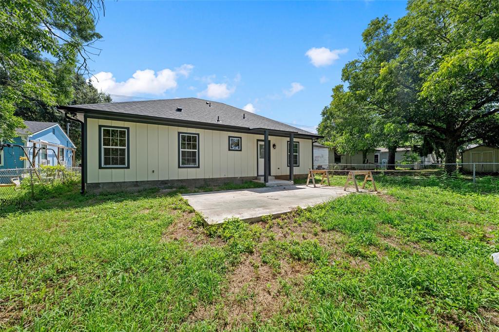 211 Lopez Street - Photo 15