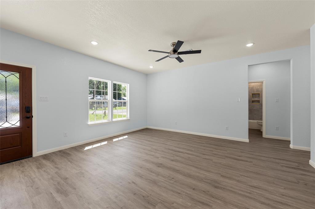 211 Lopez Street - Photo 2