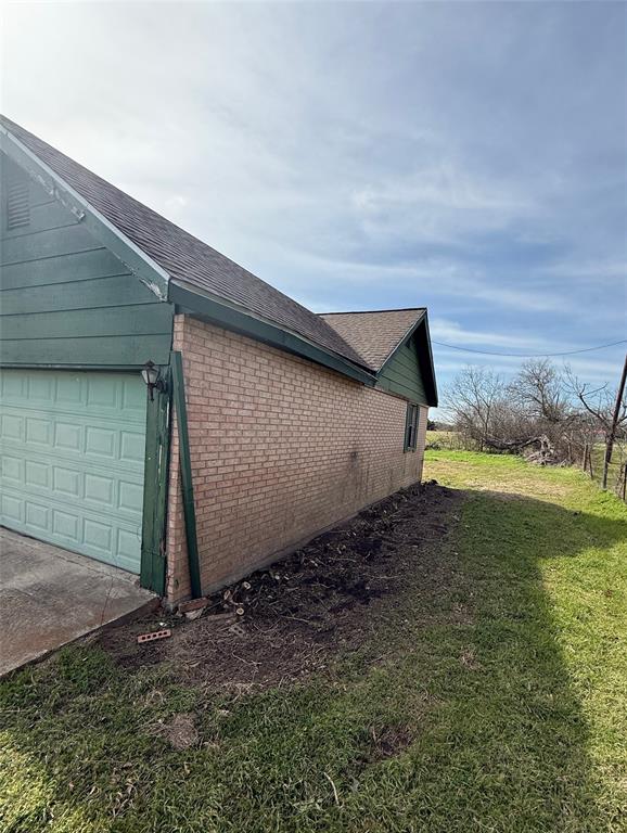 104 S Lilly Street - Photo 2
