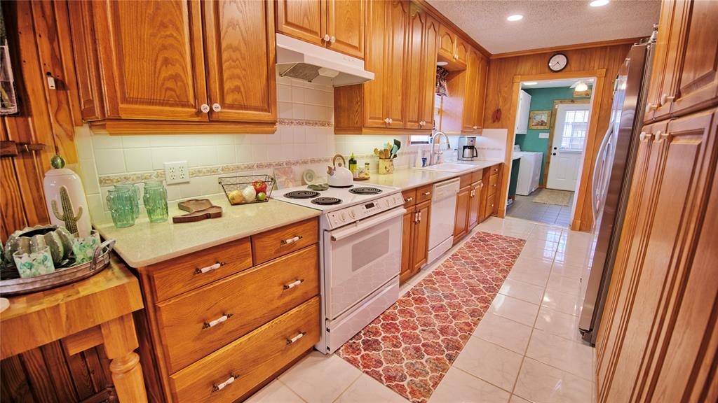 858 Ford Road - Photo 3