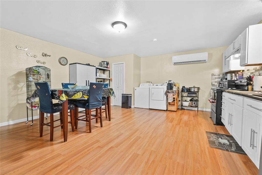 447 Masthead - Photo 25