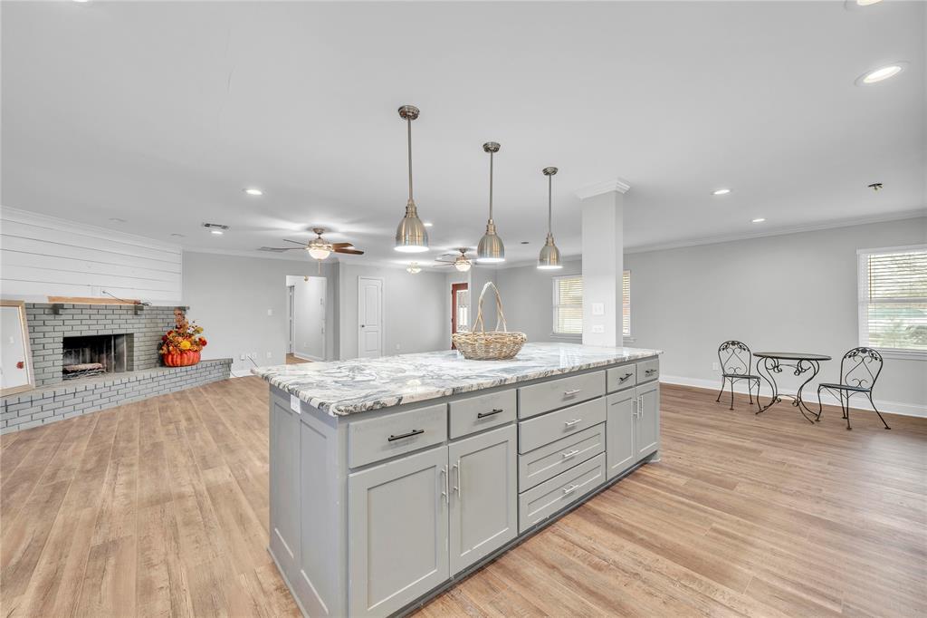 801 Arliss Drive - Photo 3