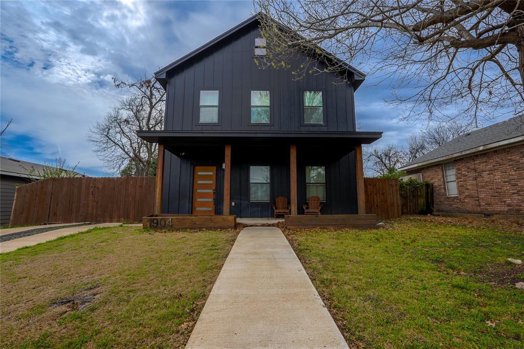 1904 N 17th - Photo 1