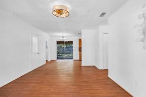 815 N Bledsoe Street - Photo 4