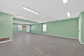 611 W Spring Valley Road - Photo 19