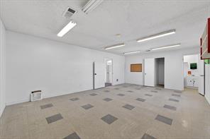 611 W Spring Valley Road - Photo 20