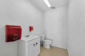 611 W Spring Valley Road - Photo 22