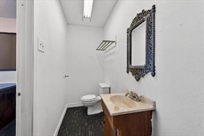 611 W Spring Valley Road - Photo 8