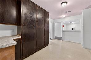 611 W Spring Valley Road - Photo 9