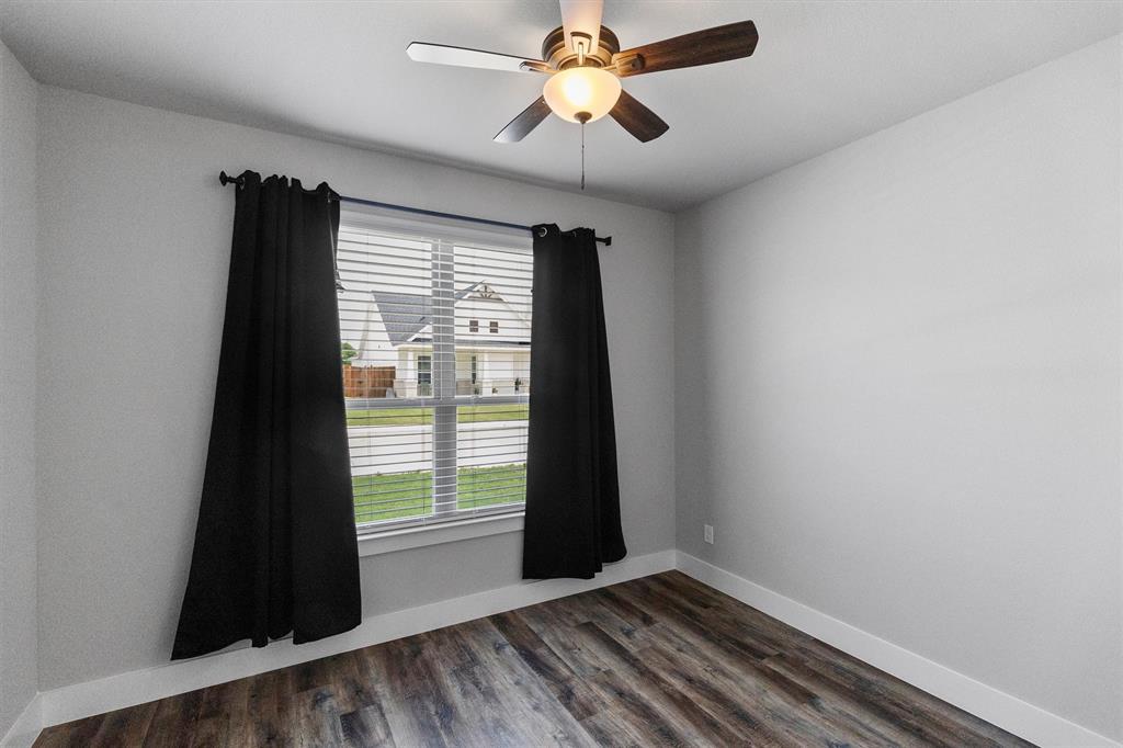 641 The Cottages Drive - Photo 32