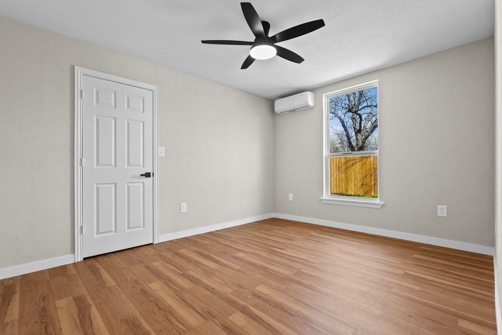 405 E 9th Street - Photo 18