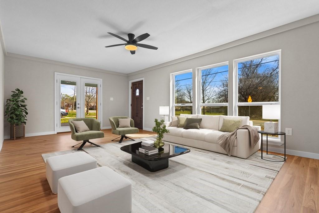 405 E 9th Street - Photo 3