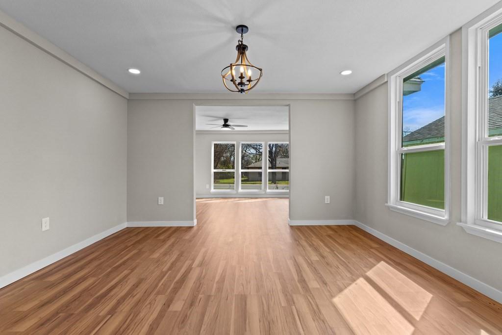 405 E 9th Street - Photo 5