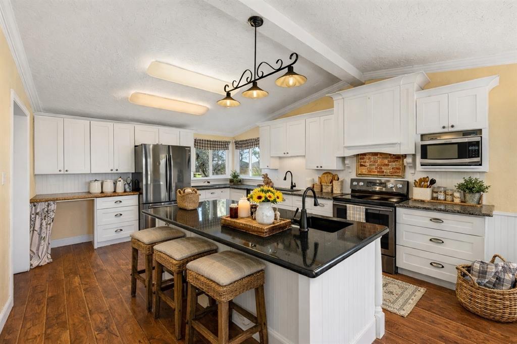 1050 Stadium Drive - Photo 7