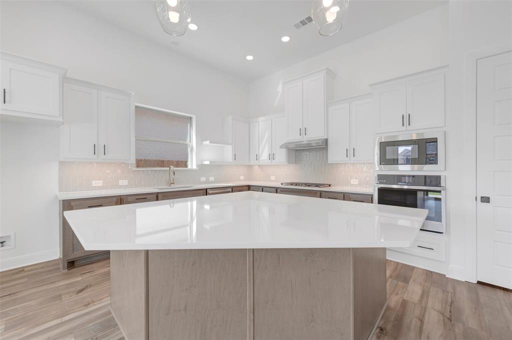 7852 Pondview Lane - Photo 10