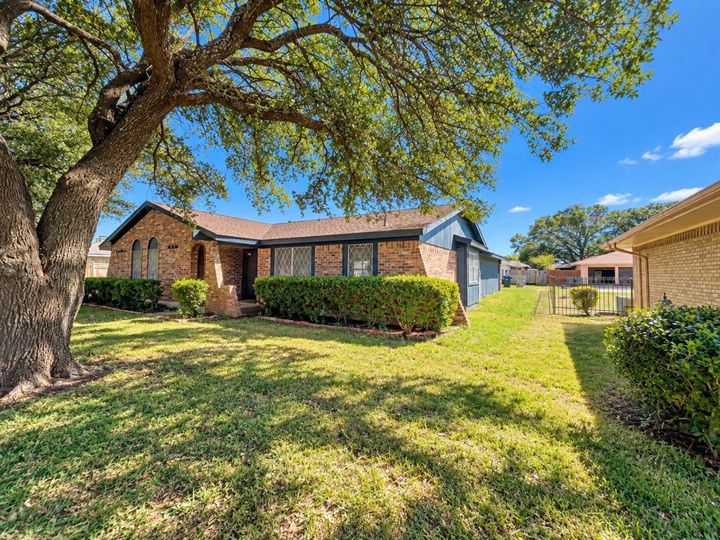 2752 Meadow Isle Lane - Photo 3