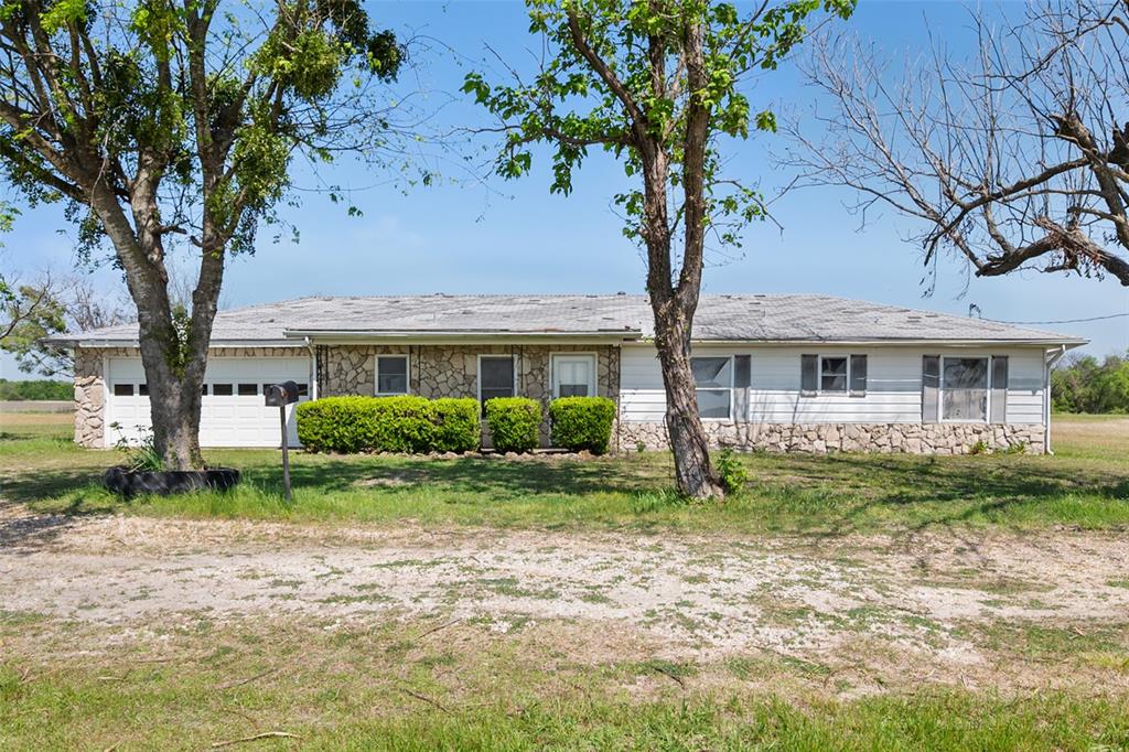 627 FM 633 - Photo 1