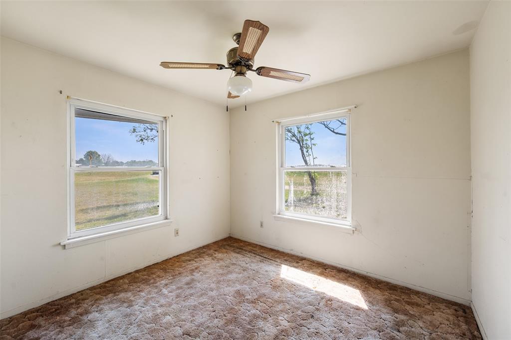 627 FM 633 - Photo 26