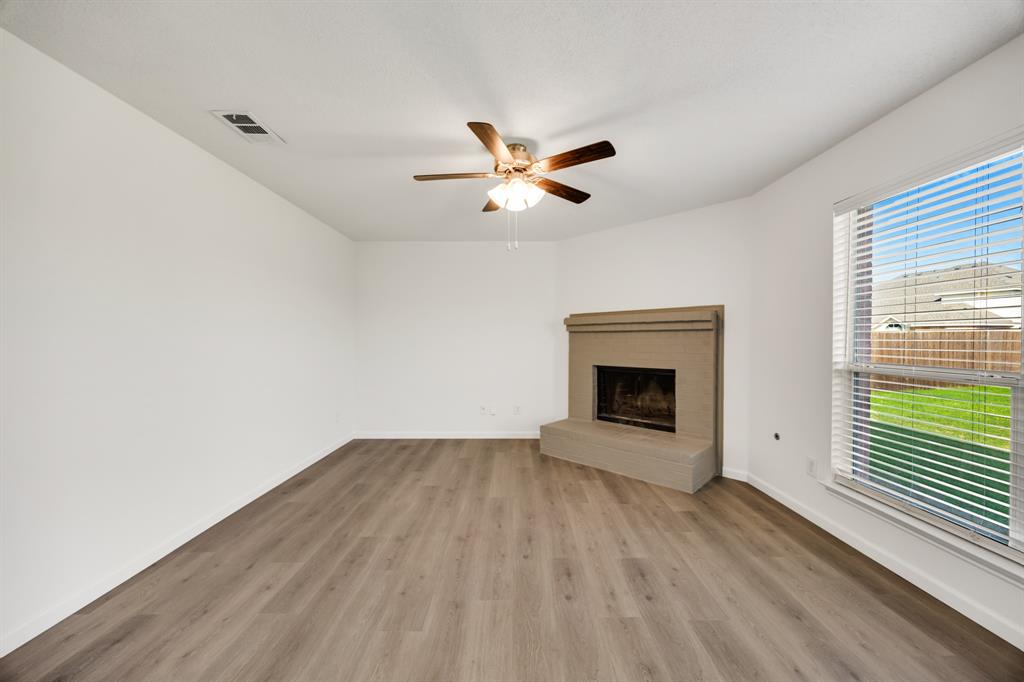 1541 Fairfield Drive - Photo 3