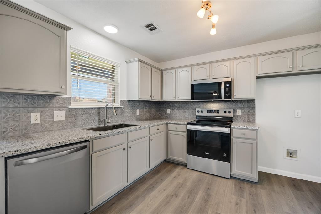 1541 Fairfield Drive - Photo 9