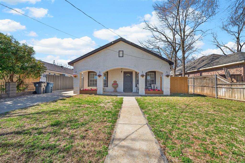 607 Bethpage Avenue - Photo 1