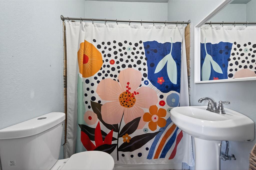 607 Bethpage Avenue - Photo 22