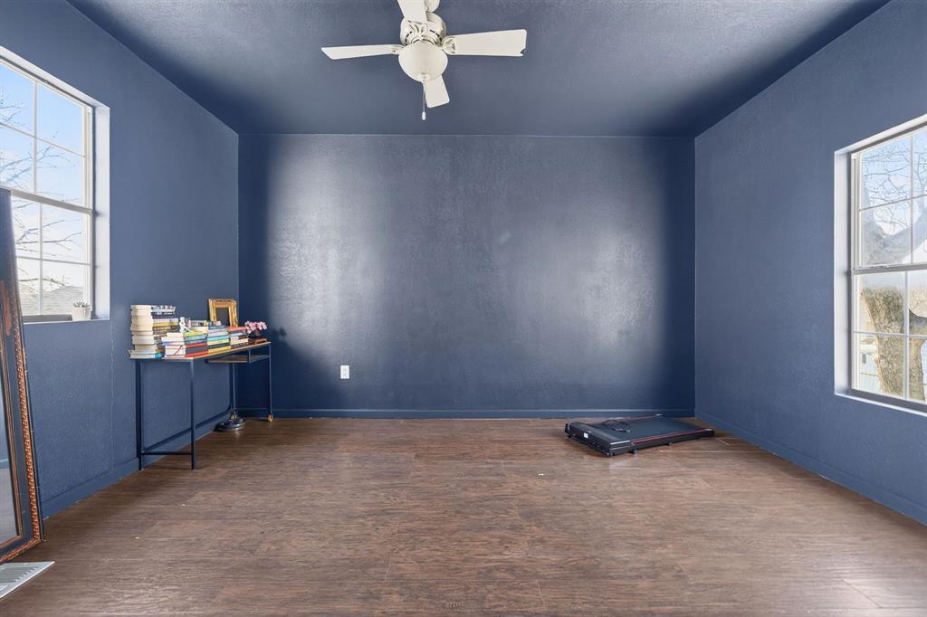 607 Bethpage Avenue - Photo 23