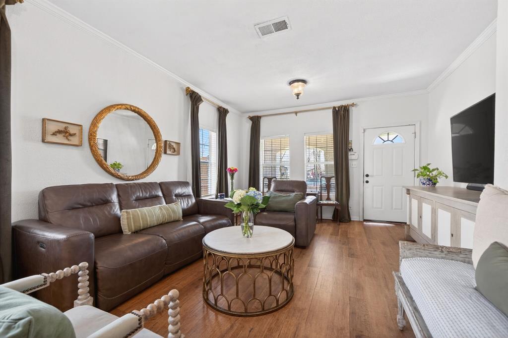 607 Bethpage Avenue - Photo 4