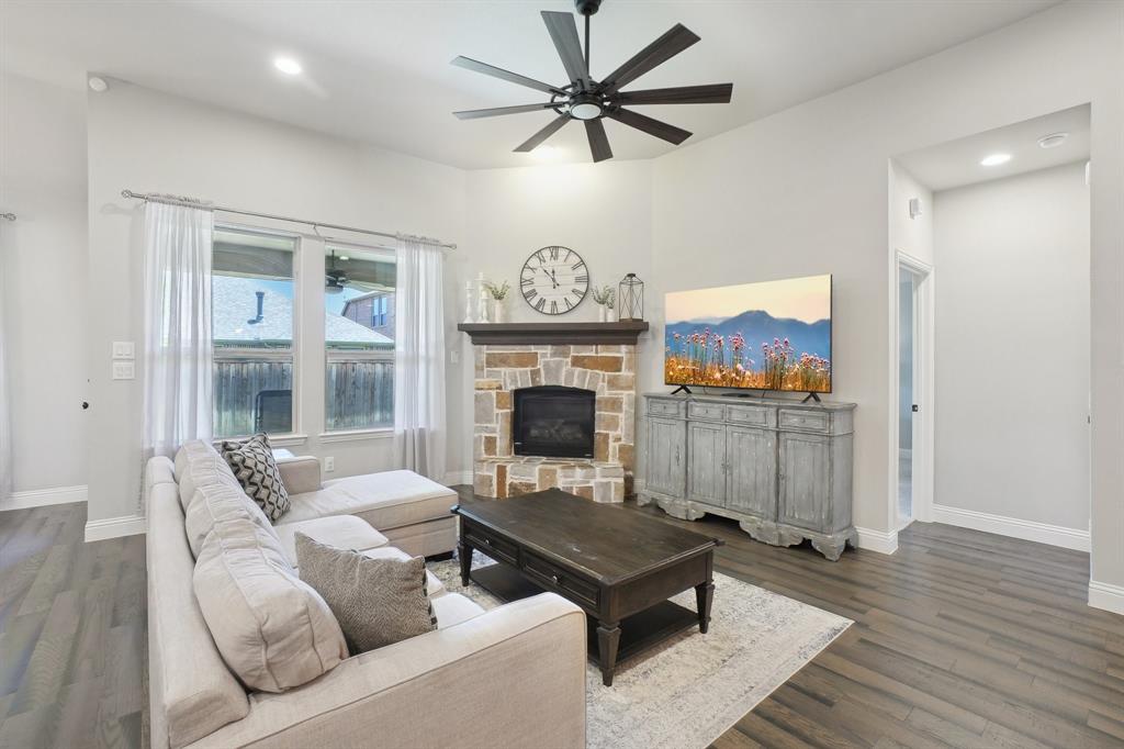 7804 Lewisville Lane - Photo 3