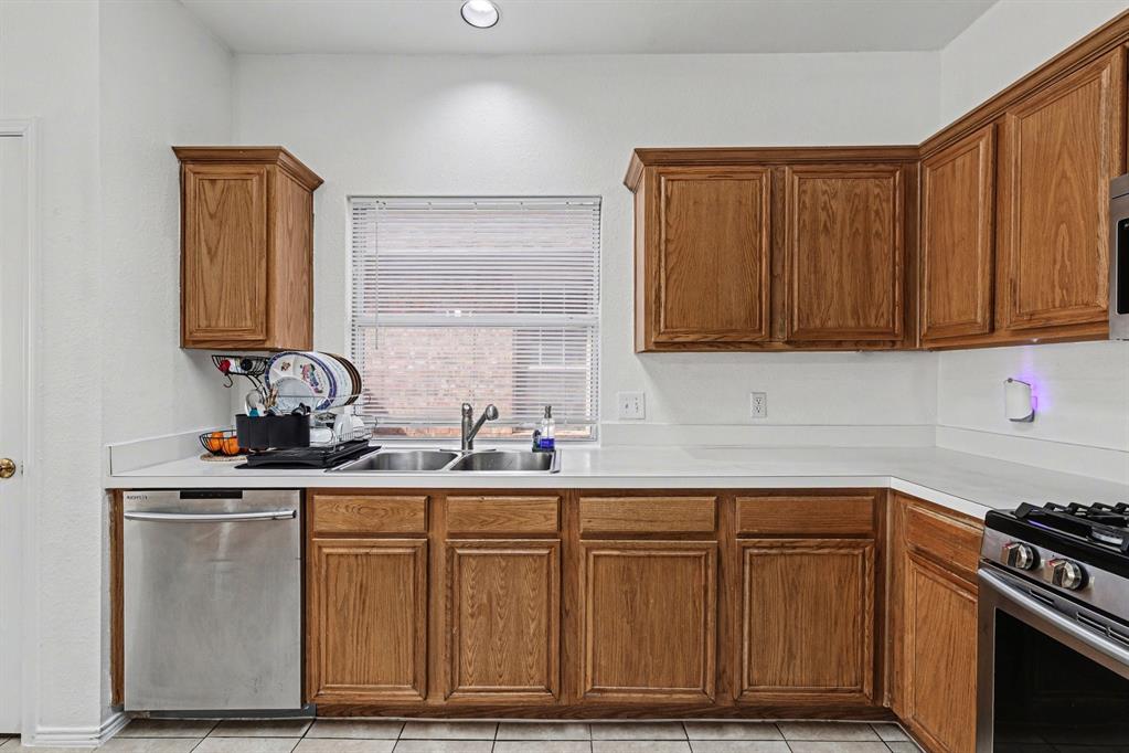 4616 Parkmount Drive - Photo 12