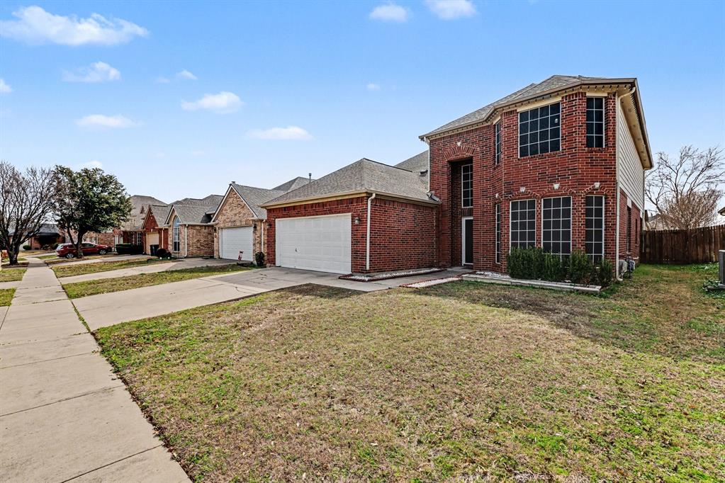 4616 Parkmount Drive - Photo 2