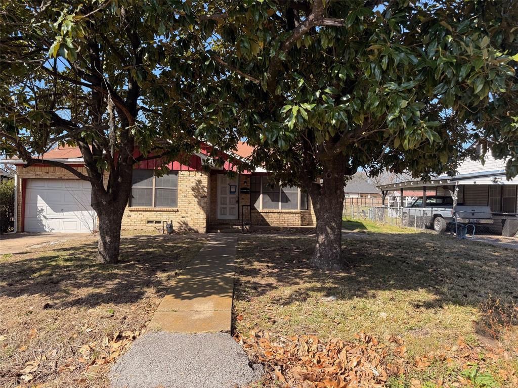 714 S Medora Street - Photo 1